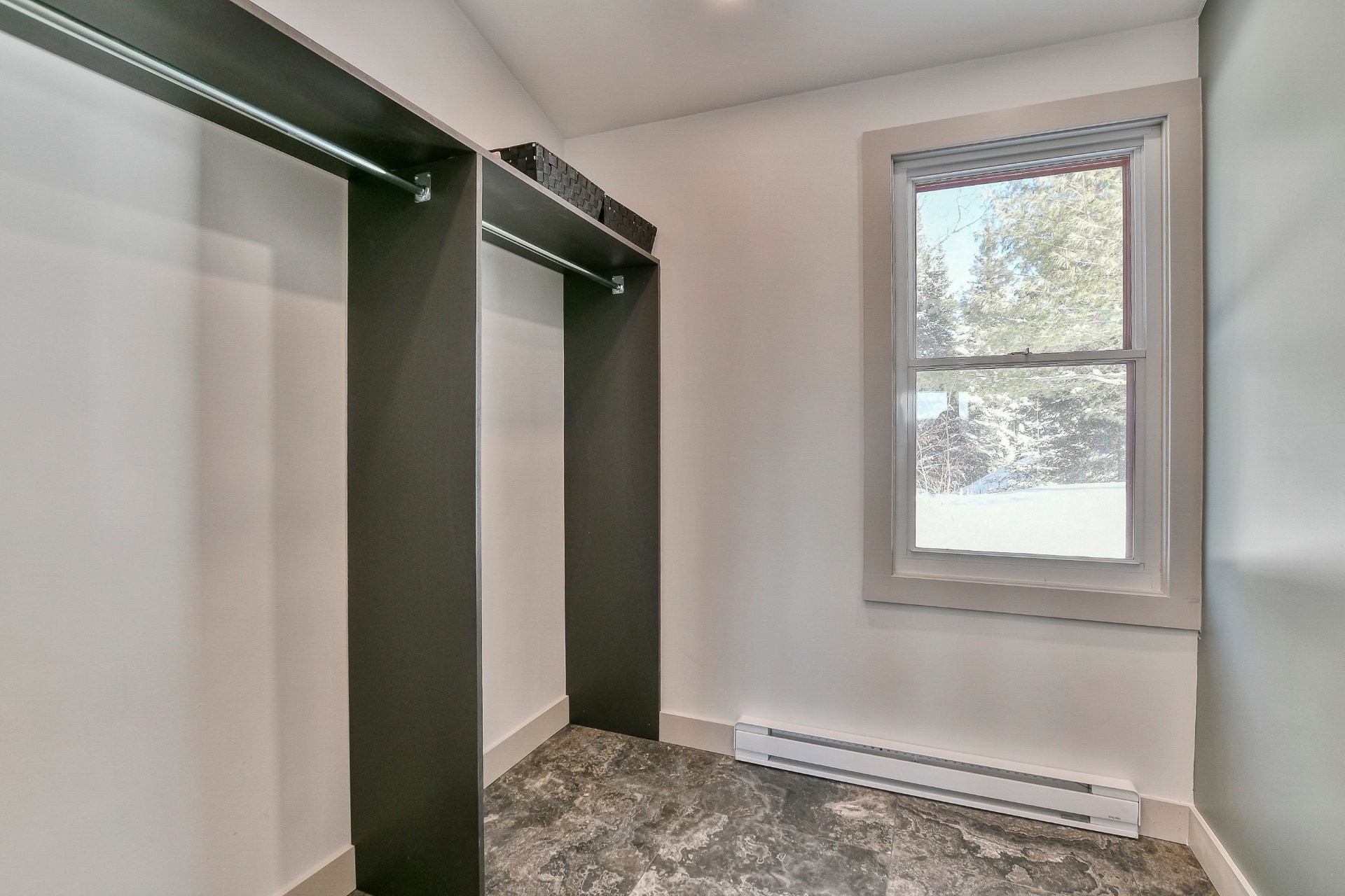 









2014


Ch. du Lac-Quenouille

,
Val-des-Lacs,




QC
J0T2P0

