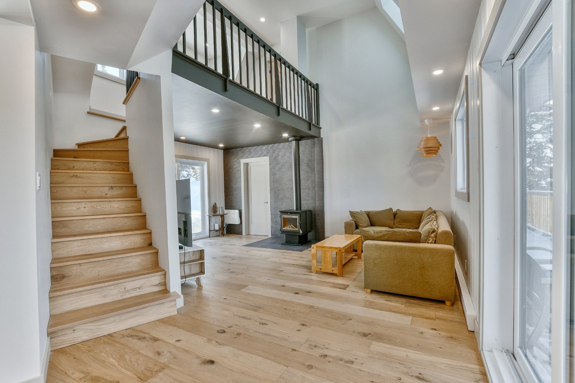 









2014


Ch. du Lac-Quenouille

,
Val-des-Lacs,




QC
J0T2P0

