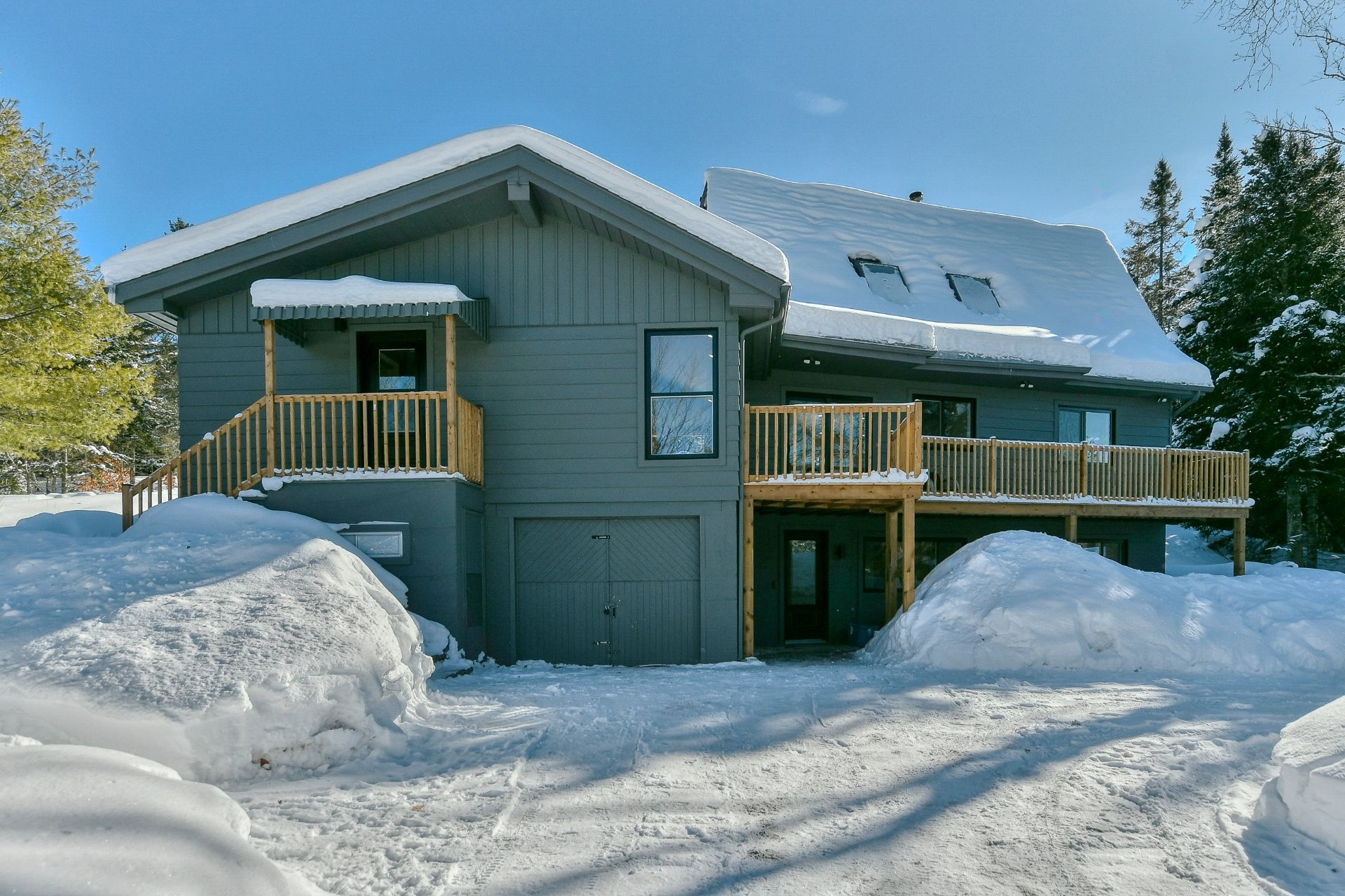 









2014


Ch. du Lac-Quenouille

,
Val-des-Lacs,




QC
J0T2P0

