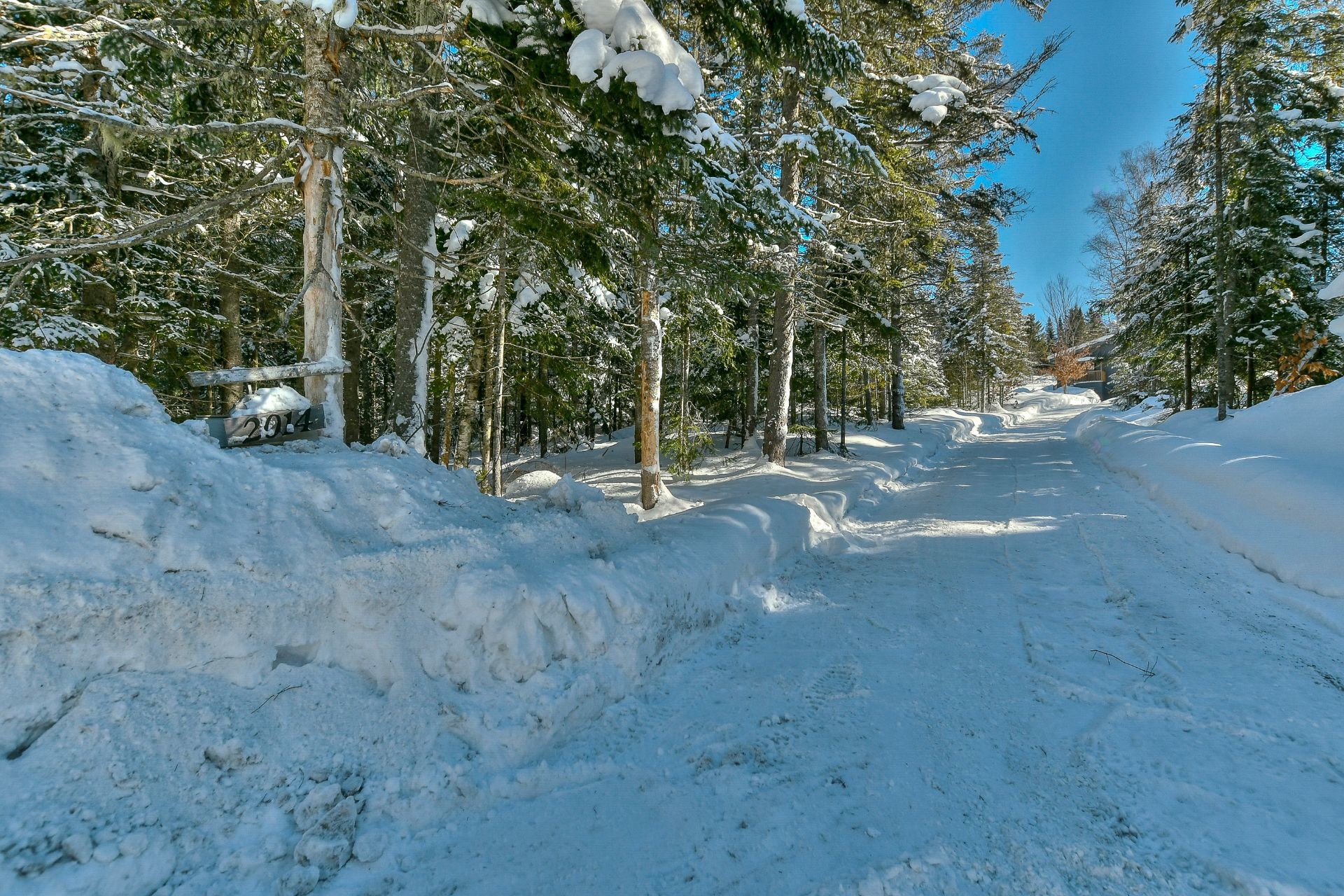 









2014


Ch. du Lac-Quenouille

,
Val-des-Lacs,




QC
J0T2P0

