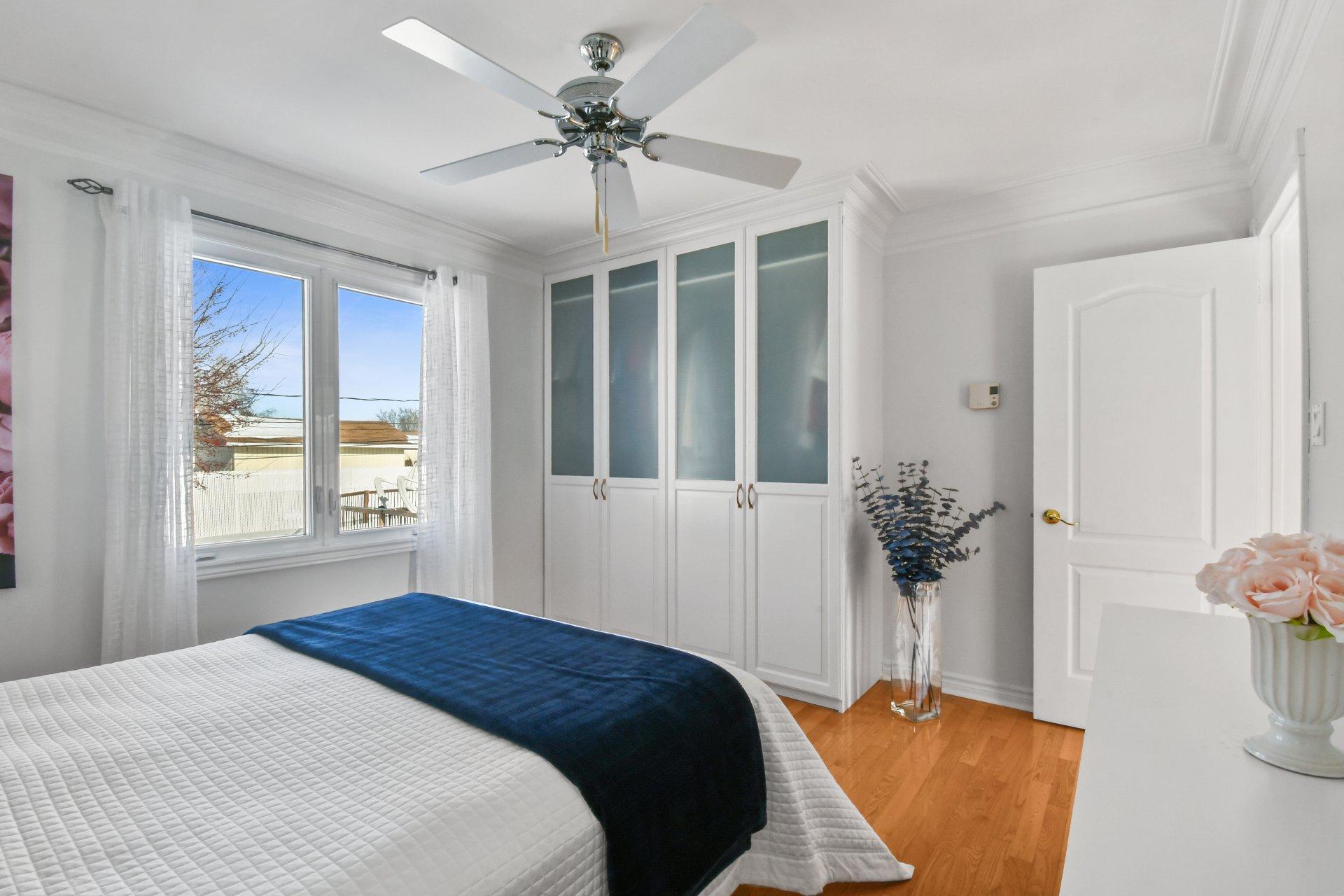 









92


Rue Latour

,
Saint-Constant,




QC
J5A1E6

