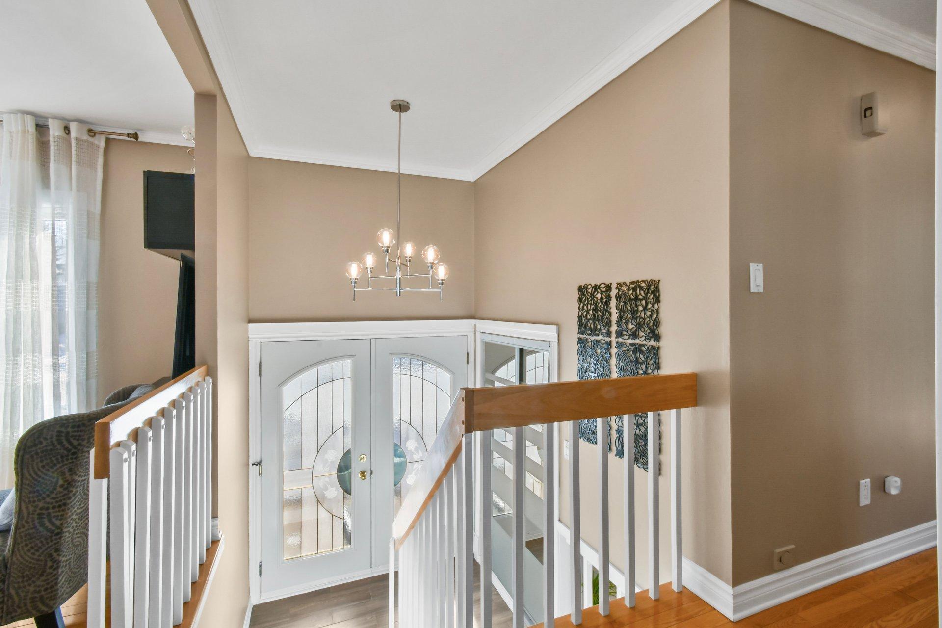 









92


Rue Latour

,
Saint-Constant,




QC
J5A1E6

