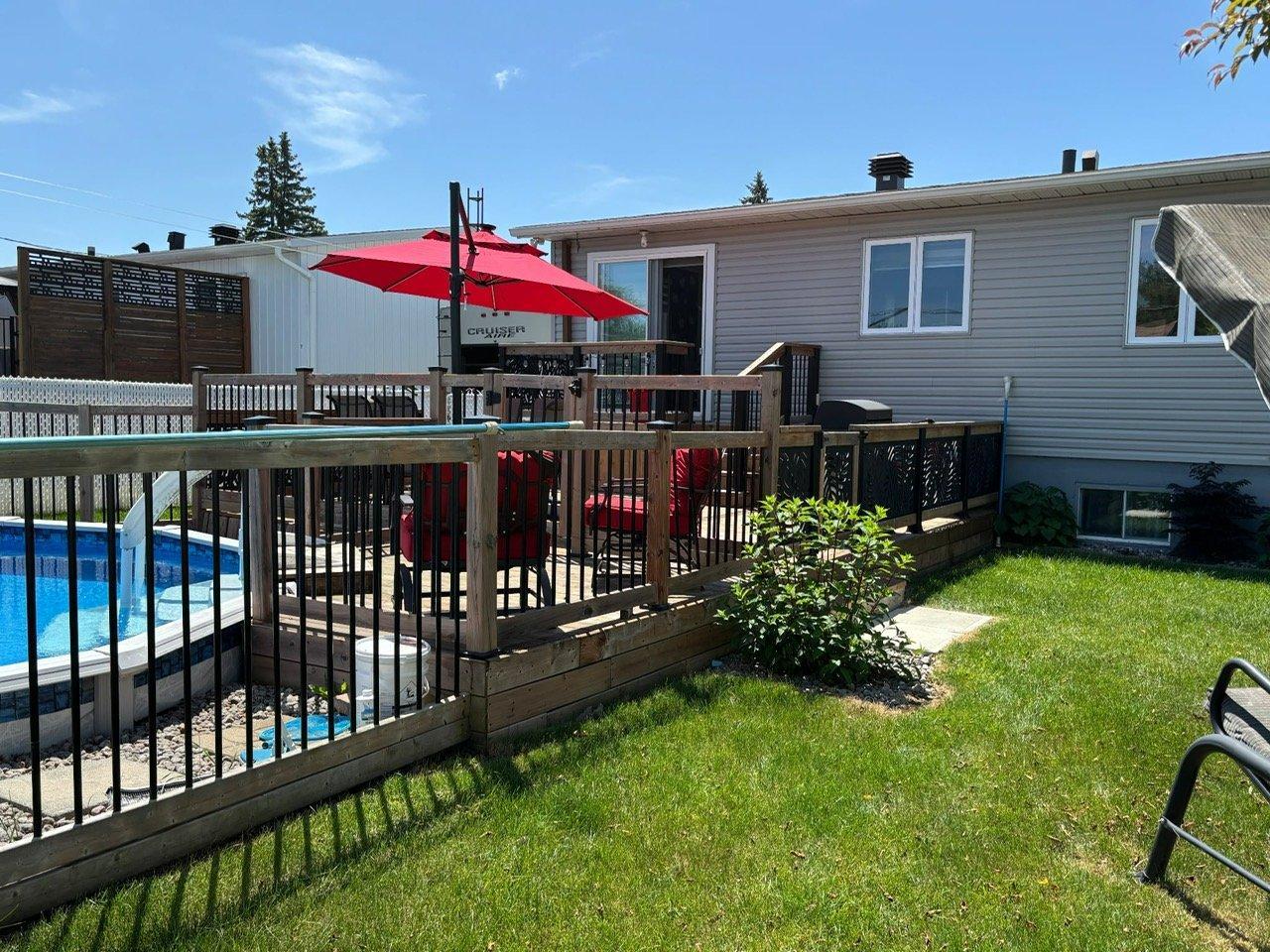 









92


Rue Latour

,
Saint-Constant,




QC
J5A1E6

