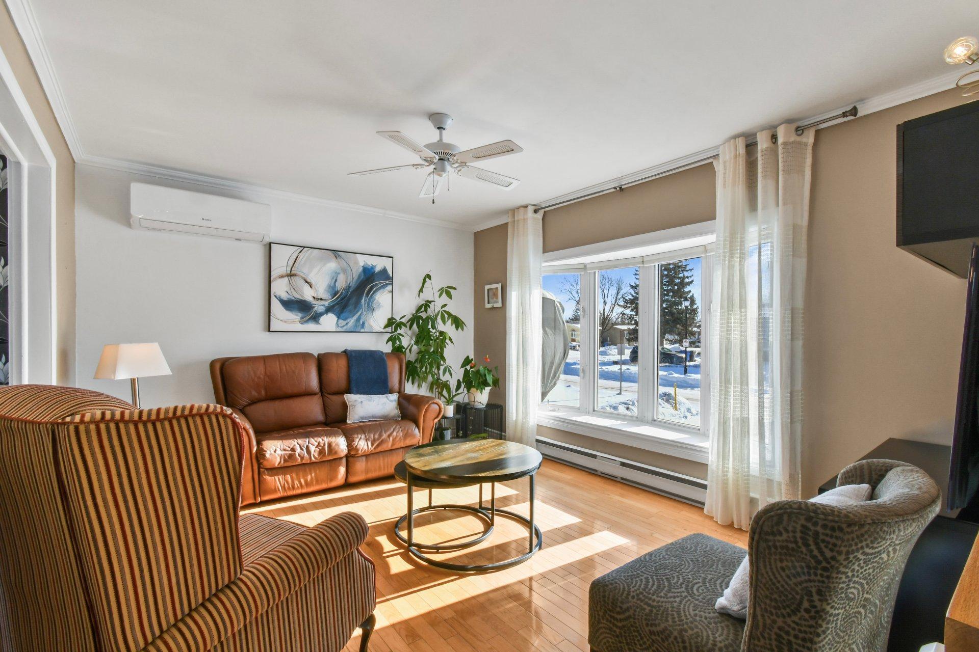 









92


Rue Latour

,
Saint-Constant,




QC
J5A1E6

