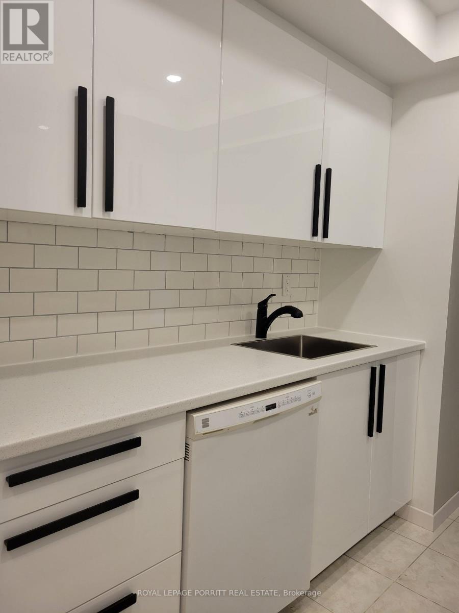 












907 - 1535 LAKESHORE ROAD E

,
Mississauga,




Ontario
L5E3E2

