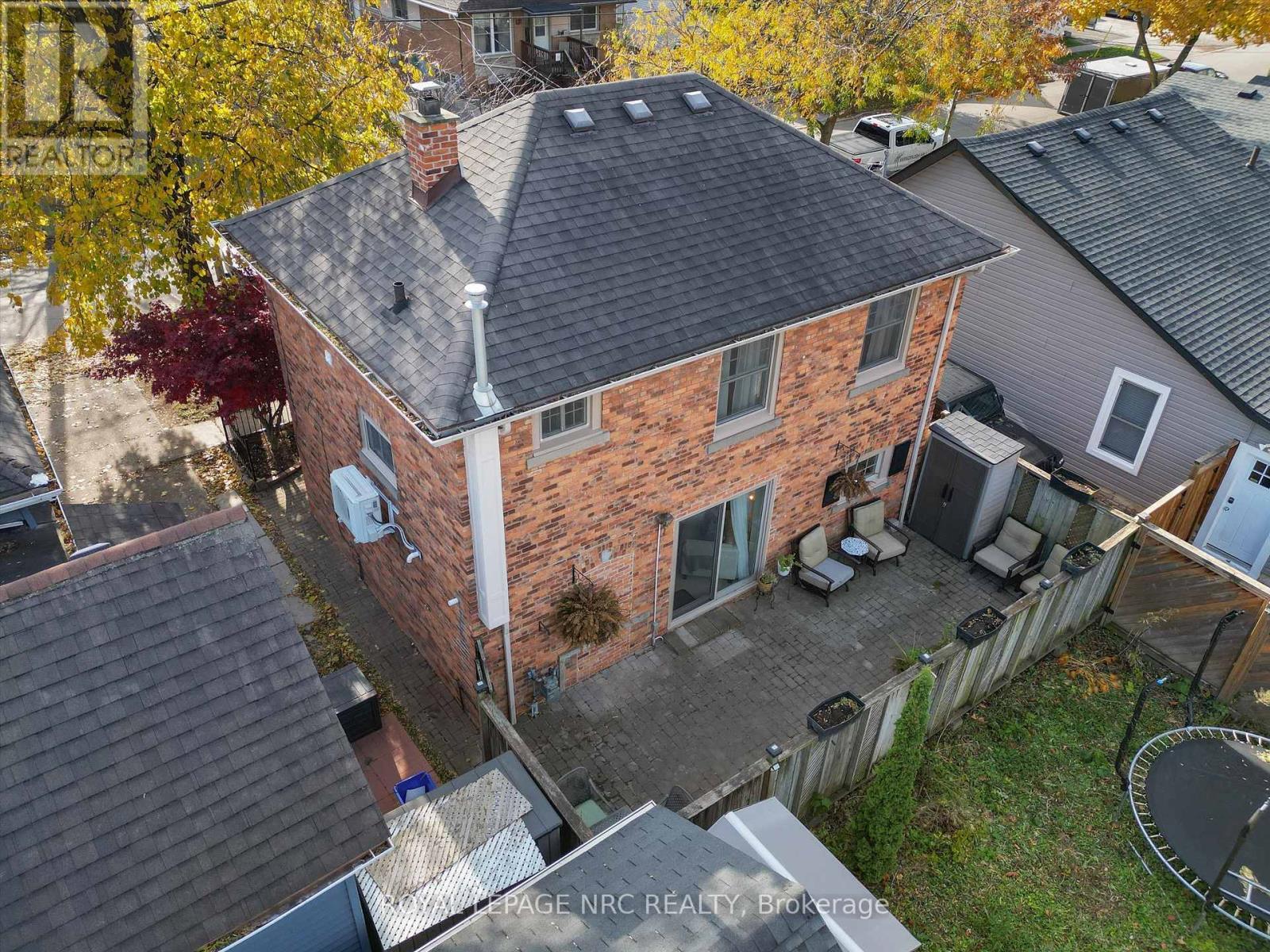 












89 1/2 ALBERT STREET

,
St. Catharines (Downtown),




Ontario
L2R2H2

