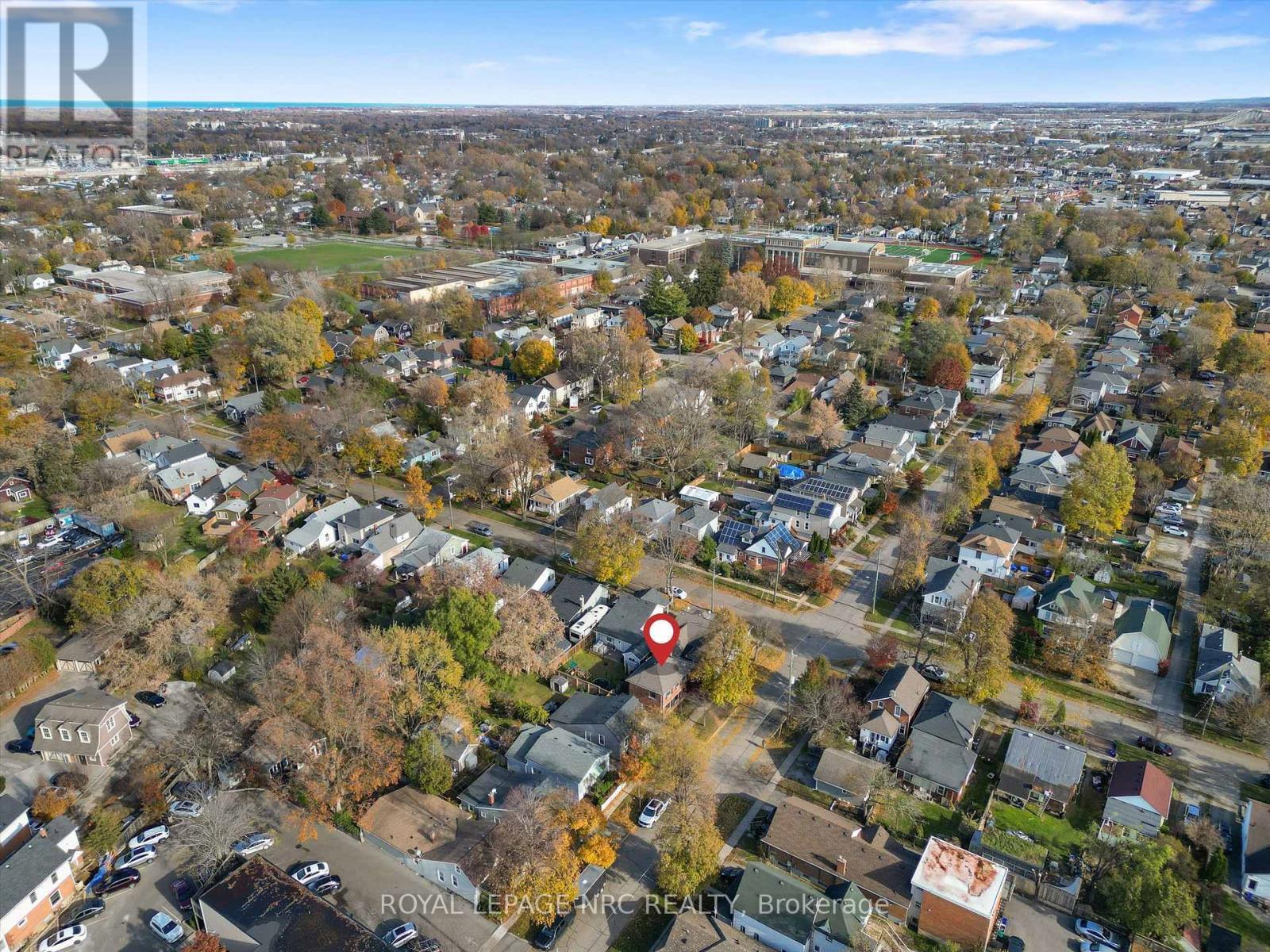 












89 1/2 ALBERT STREET

,
St. Catharines (Downtown),




Ontario
L2R2H2

