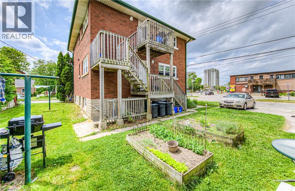 












218 MARGARET Avenue

,
Kitchener,




Ontario
N2H4J2

