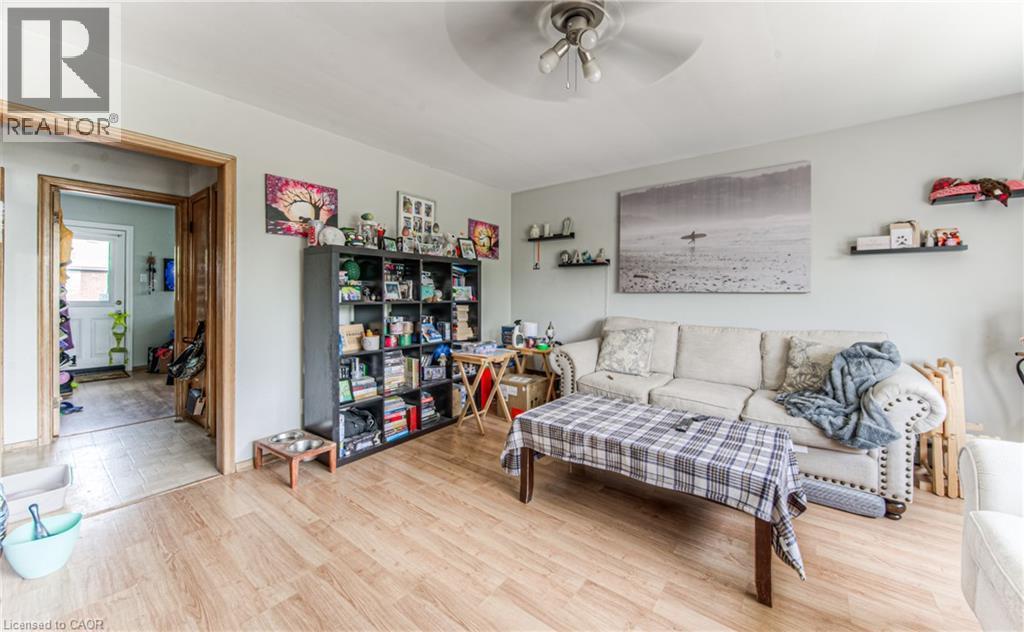 












218 MARGARET Avenue

,
Kitchener,




Ontario
N2H4J2

