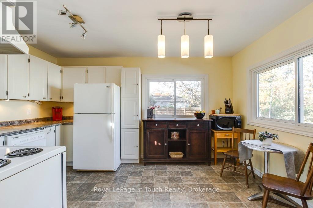 












450 ASSINIBOIA STREET

,
Tay (Port McNicoll),




Ontario
L0K1R0

