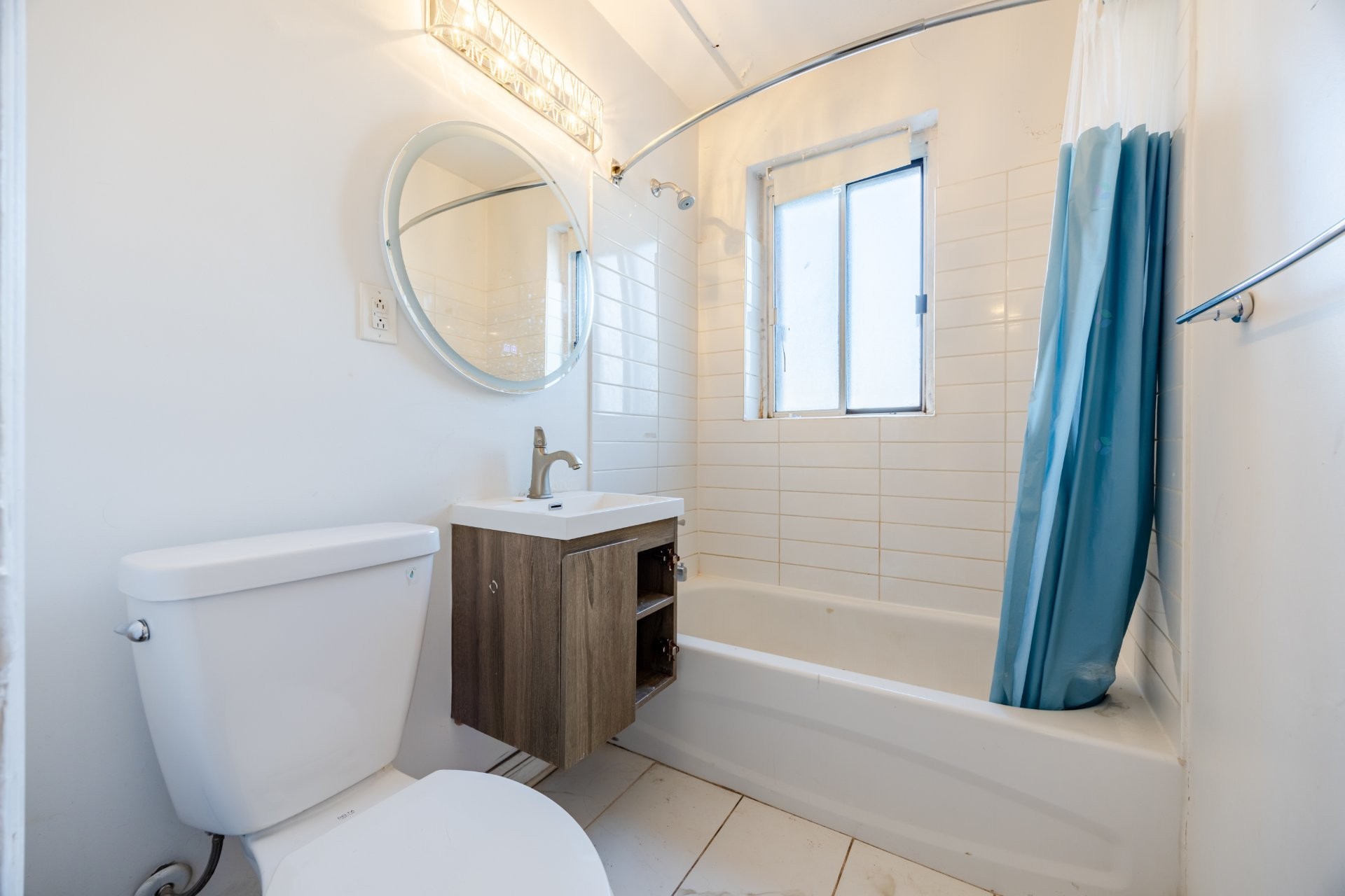 









345


Boul. Graham

, 6,
Mont-Royal,




QC
H3P2C7

