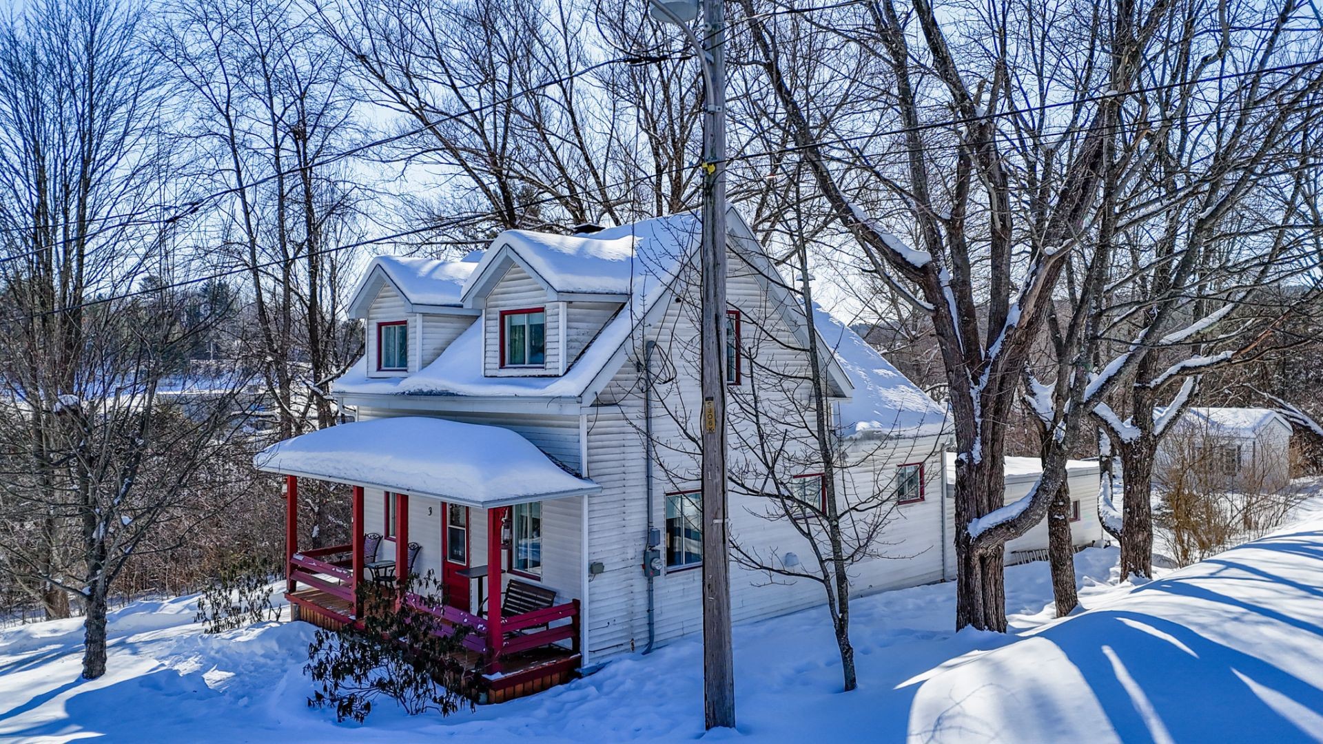 









3


Rue Vertu

,
Windsor,




QC
J1S1N4

