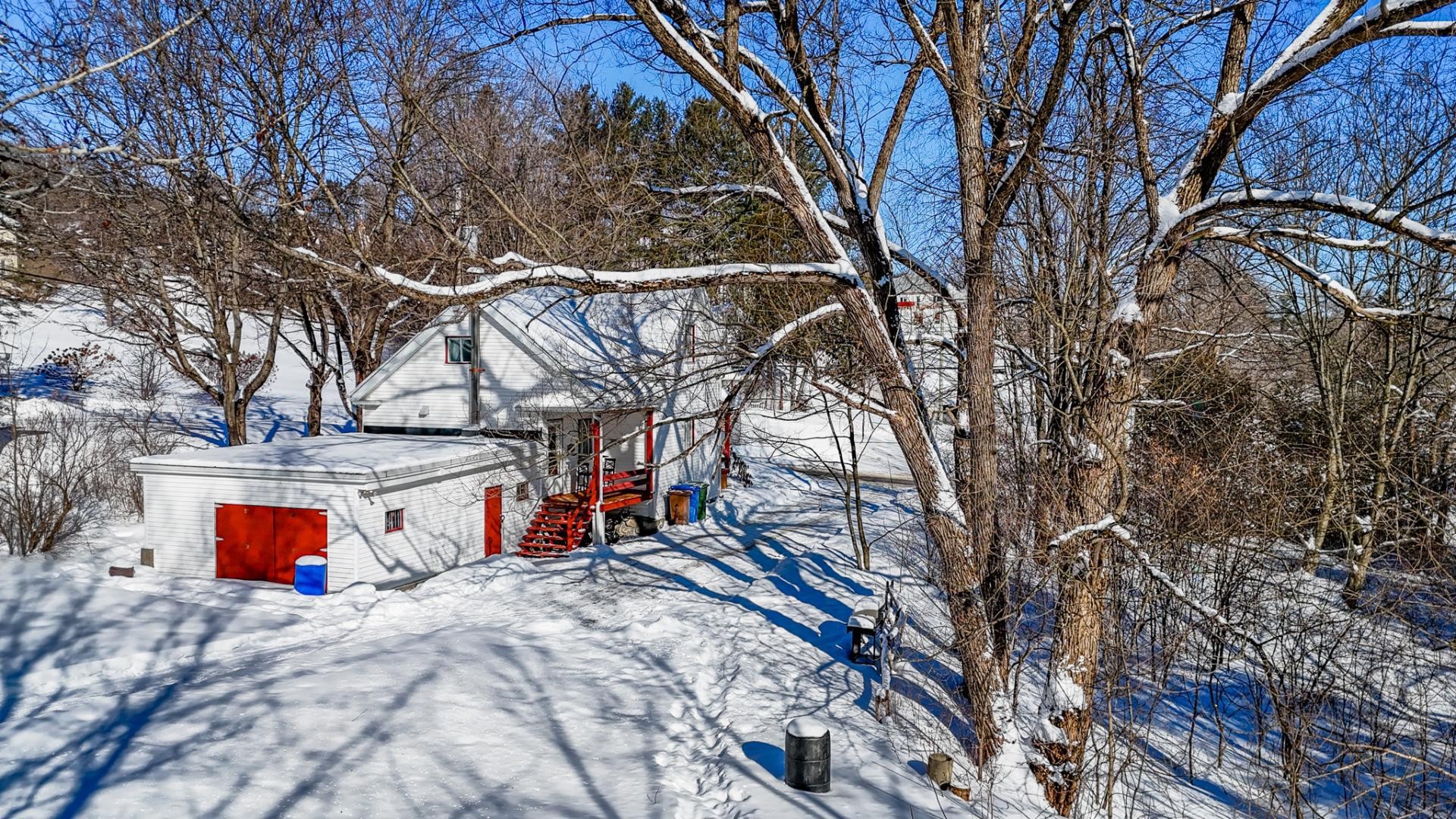 









3


Rue Vertu

,
Windsor,




QC
J1S1N4

