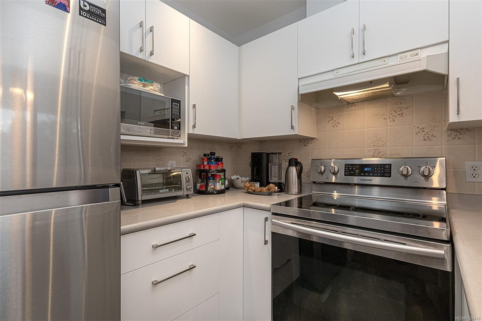 









651


Jolly

Pl, 206,
Saanich,




BC
V8N 1J4

