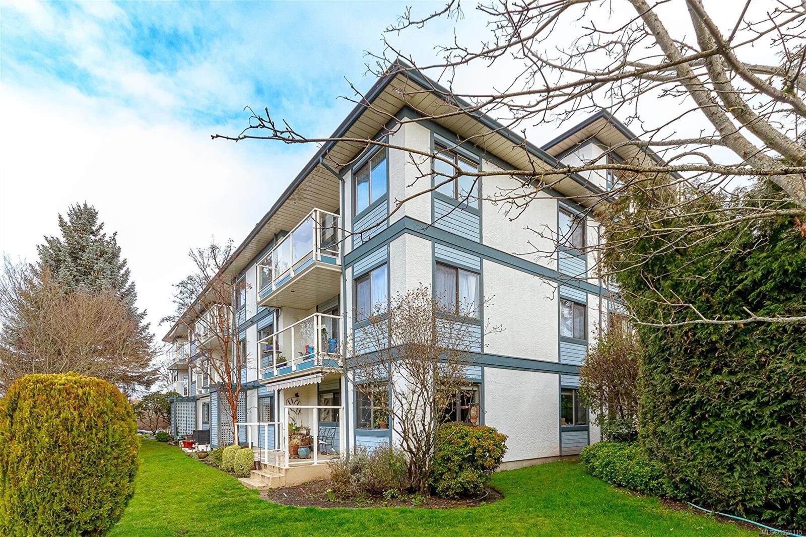 









651


Jolly

Pl, 206,
Saanich,




BC
V8N 1J4

