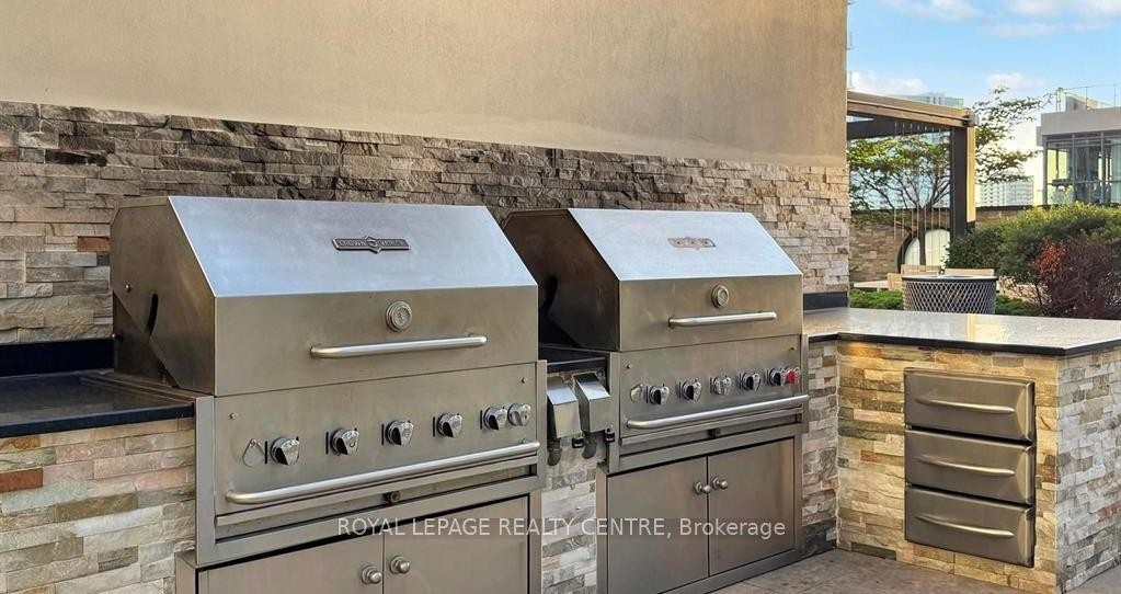 









59


Annie Craig

Drive, 3802,
Toronto,




ON
M8V 0C4

