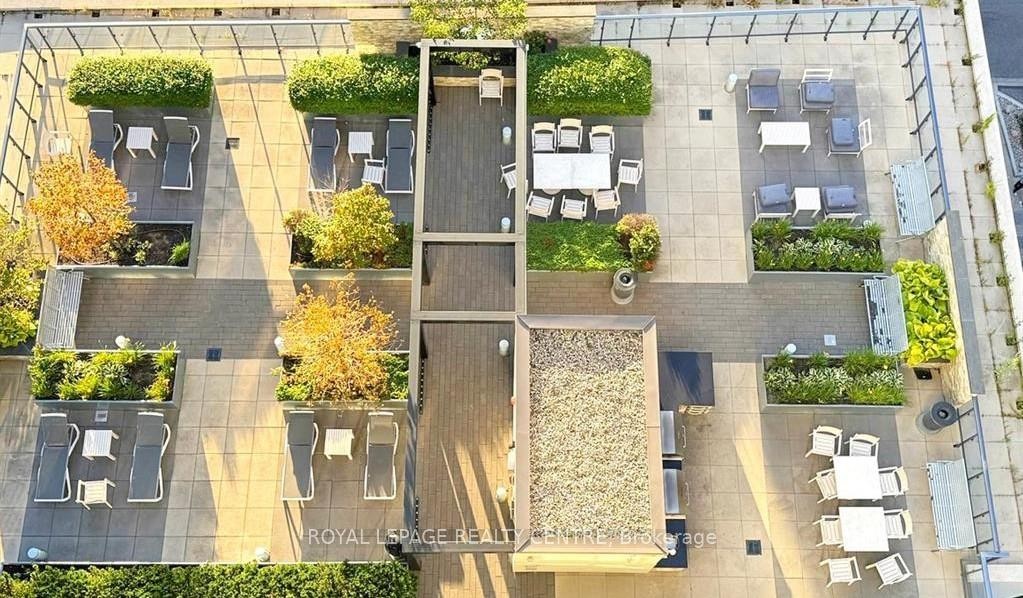 









59


Annie Craig

Drive, 3802,
Toronto,




ON
M8V 0C4

