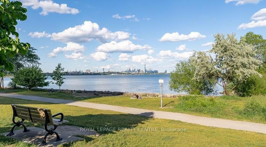 









59


Annie Craig

Drive, 3802,
Toronto,




ON
M8V 0C4

