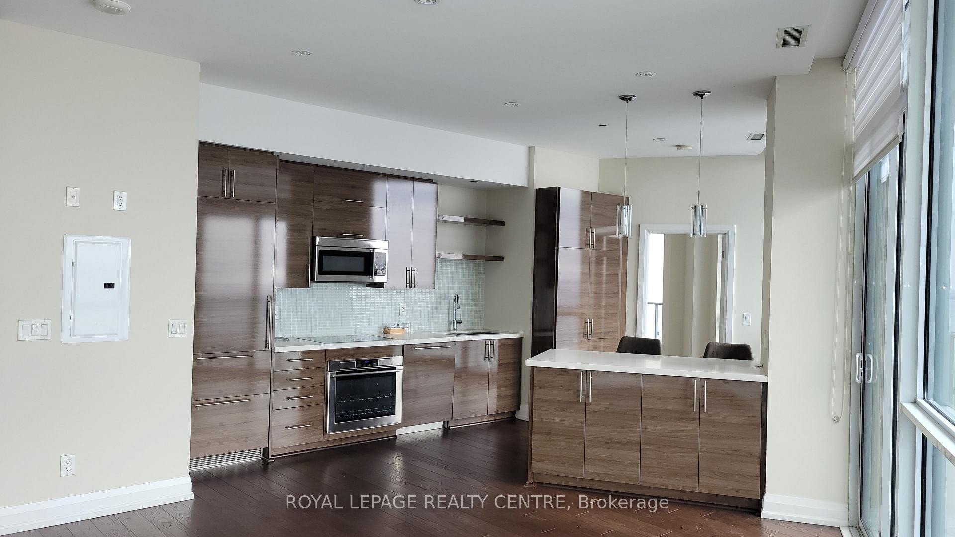 









59


Annie Craig

Drive, 3802,
Toronto,




ON
M8V 0C4

