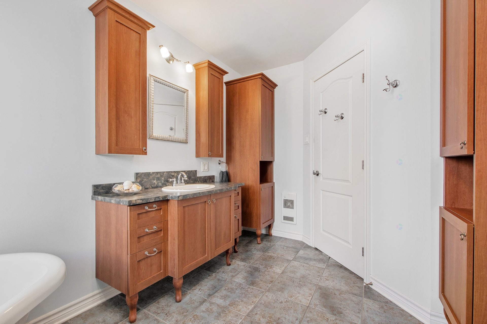 









1452


Rue St-Malo

,
Mascouche,




QC
J7K0C4

