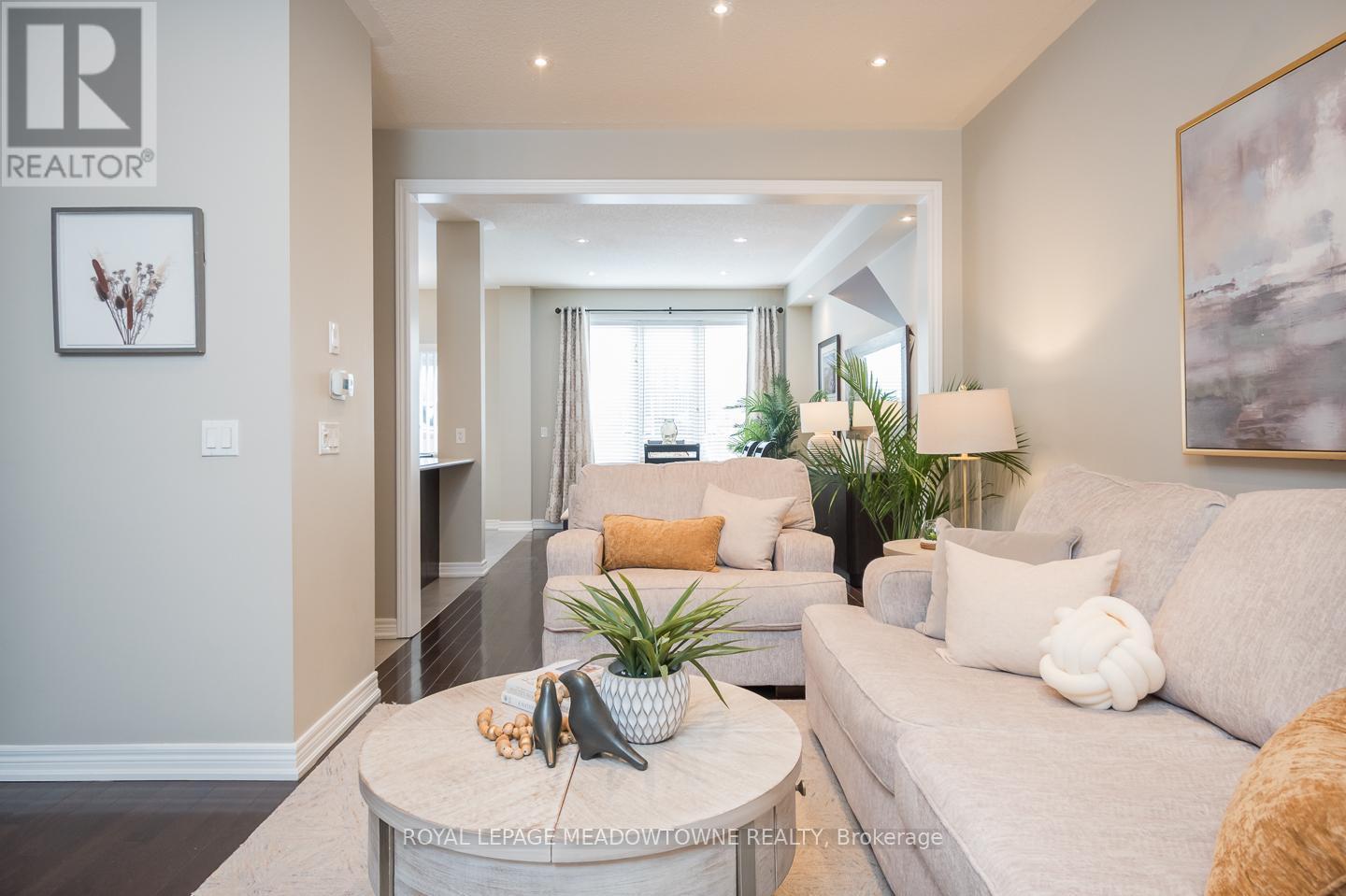 












843 MILTONBROOK CRESCENT

,
Milton,




Ontario
L9T8N2

