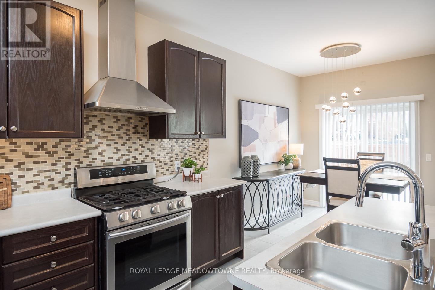 












843 MILTONBROOK CRESCENT

,
Milton,




Ontario
L9T8N2

