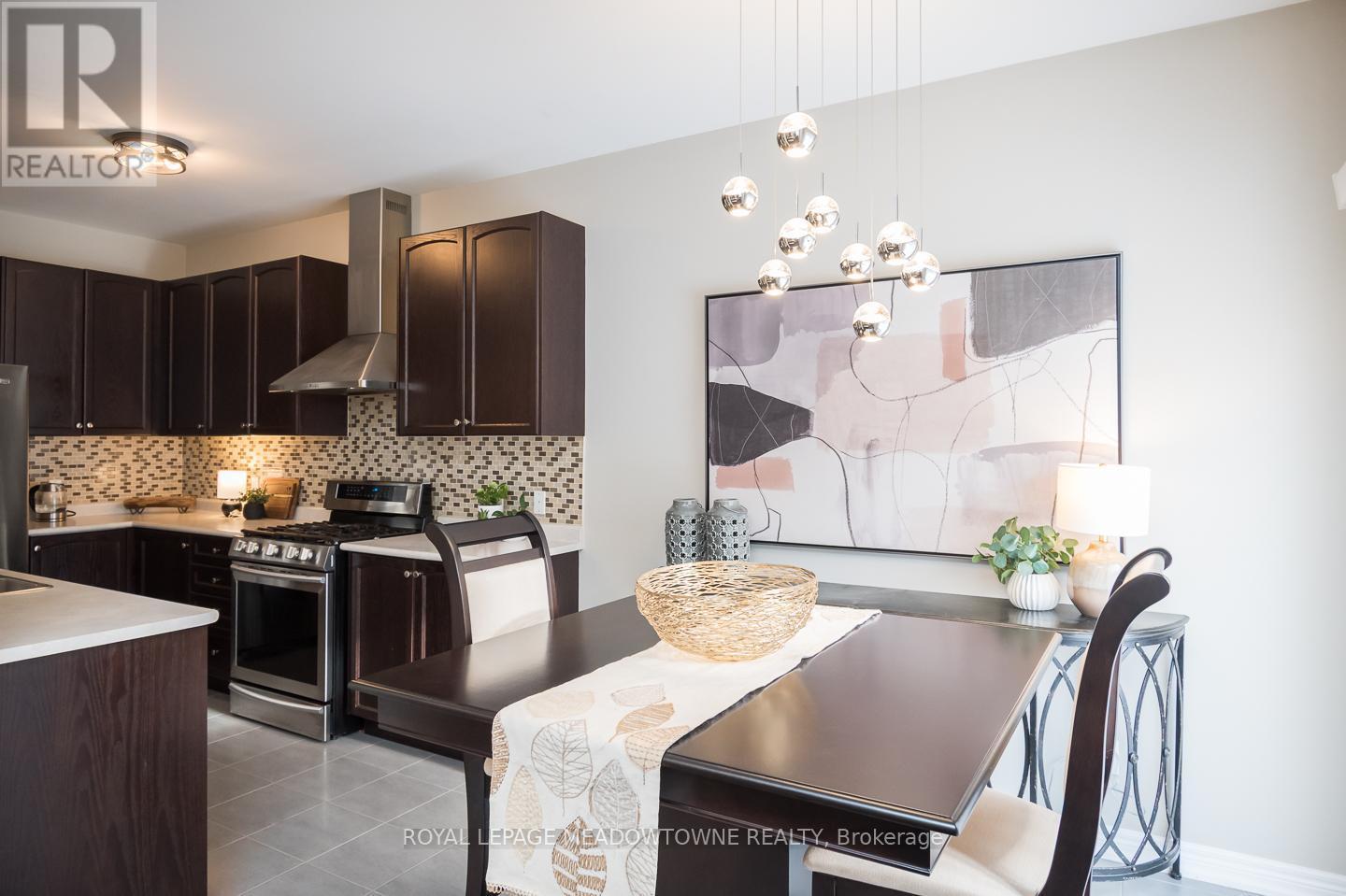 












843 MILTONBROOK CRESCENT

,
Milton,




Ontario
L9T8N2

