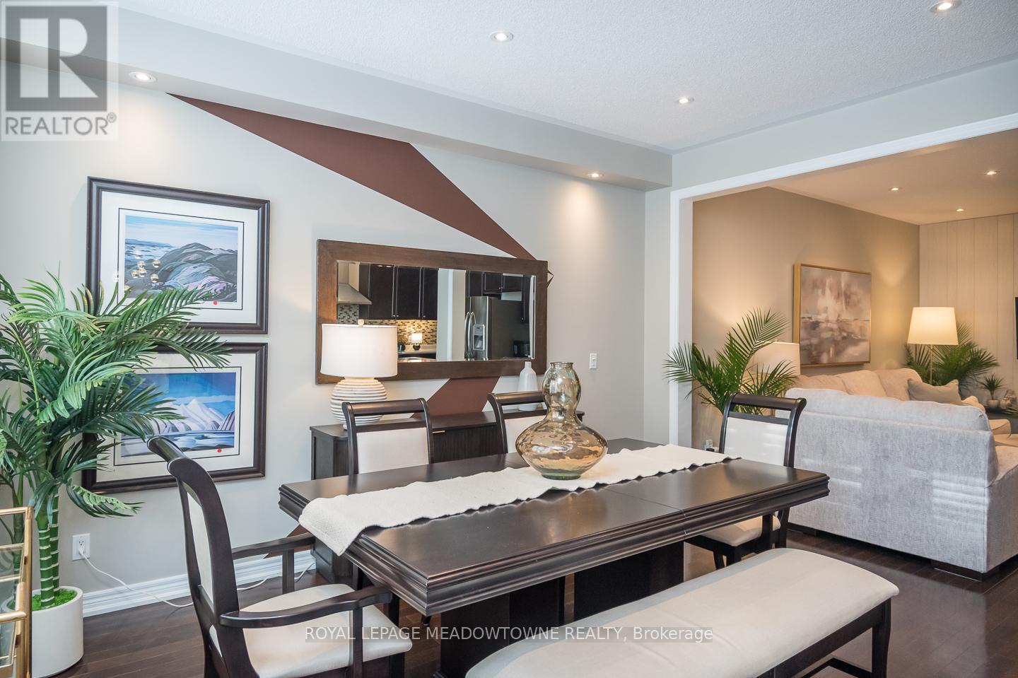 












843 MILTONBROOK CRESCENT

,
Milton,




Ontario
L9T8N2

