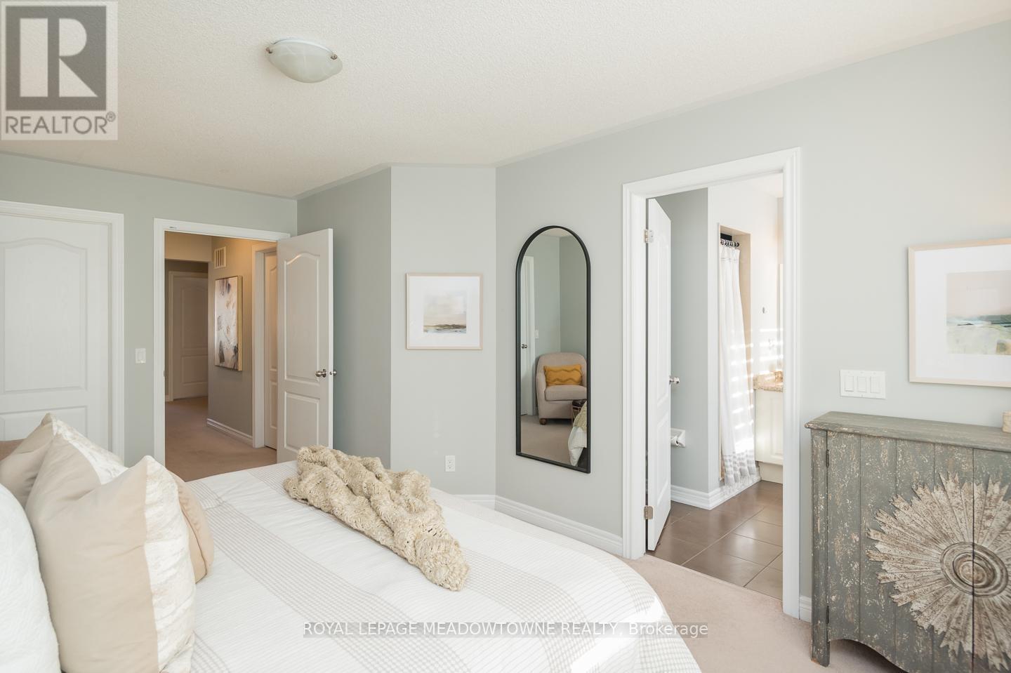 












843 MILTONBROOK CRESCENT

,
Milton,




Ontario
L9T8N2

