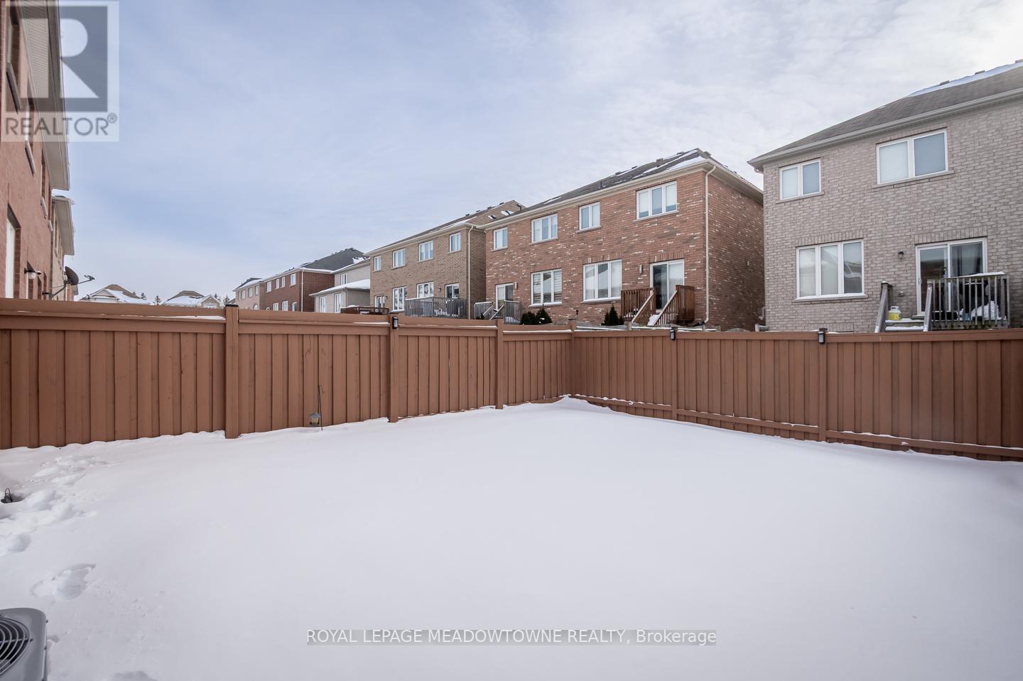 












843 MILTONBROOK CRESCENT

,
Milton,




Ontario
L9T8N2

