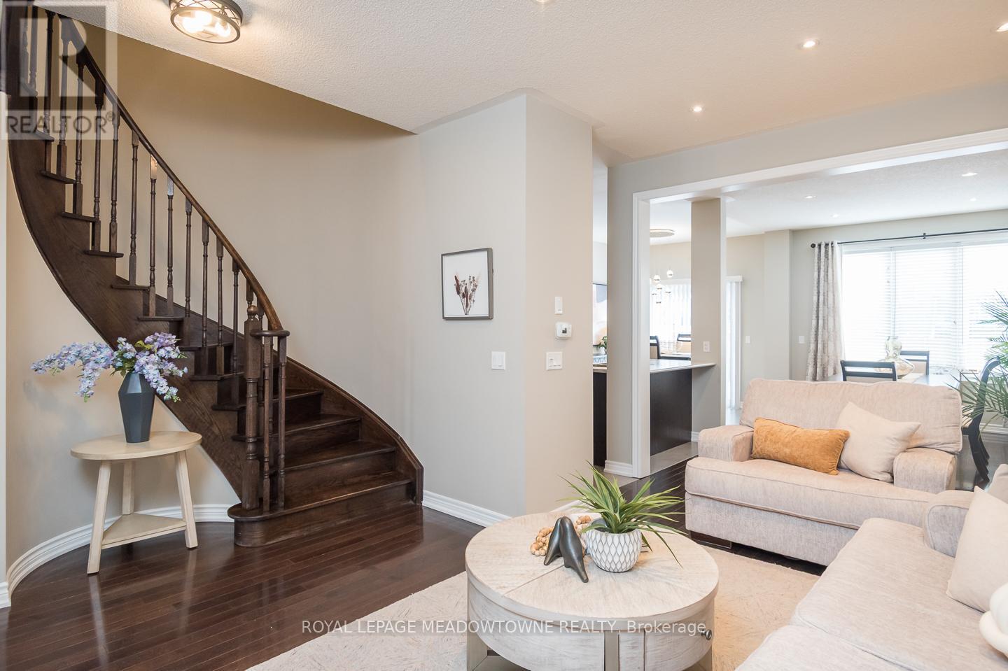 












843 MILTONBROOK CRESCENT

,
Milton,




Ontario
L9T8N2

