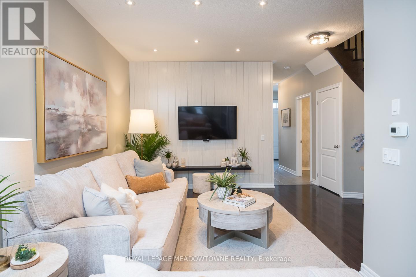 












843 MILTONBROOK CRESCENT

,
Milton,




Ontario
L9T8N2

