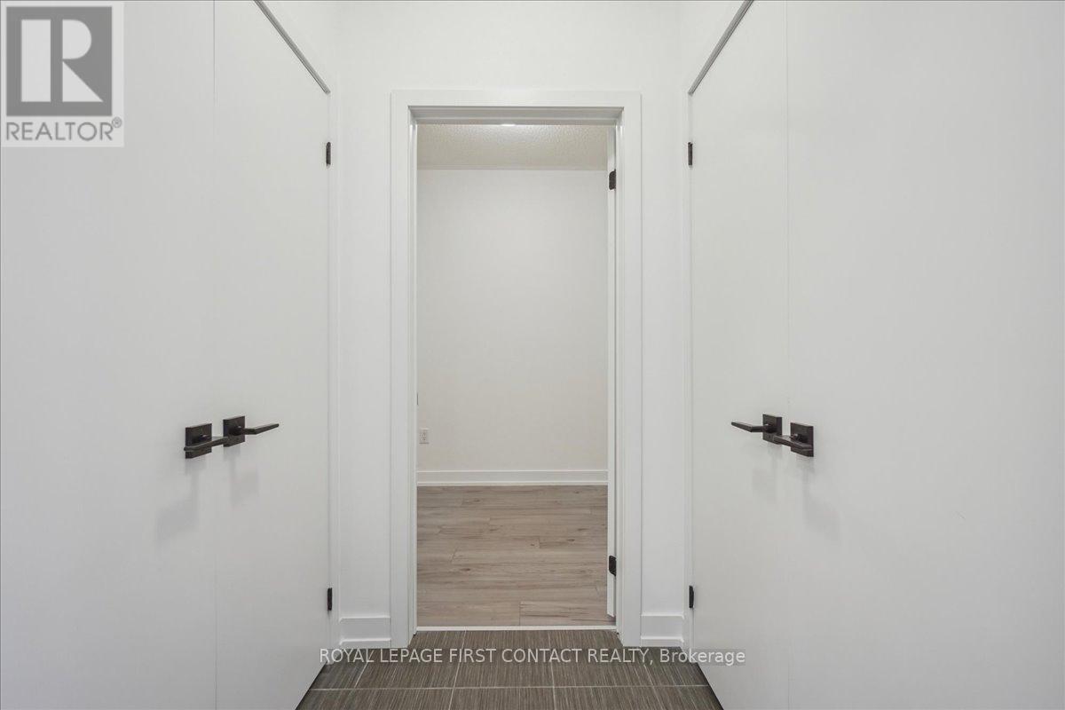 












213 - 4 SPICE WAY

,
Barrie,




Ontario
L9J0M2

