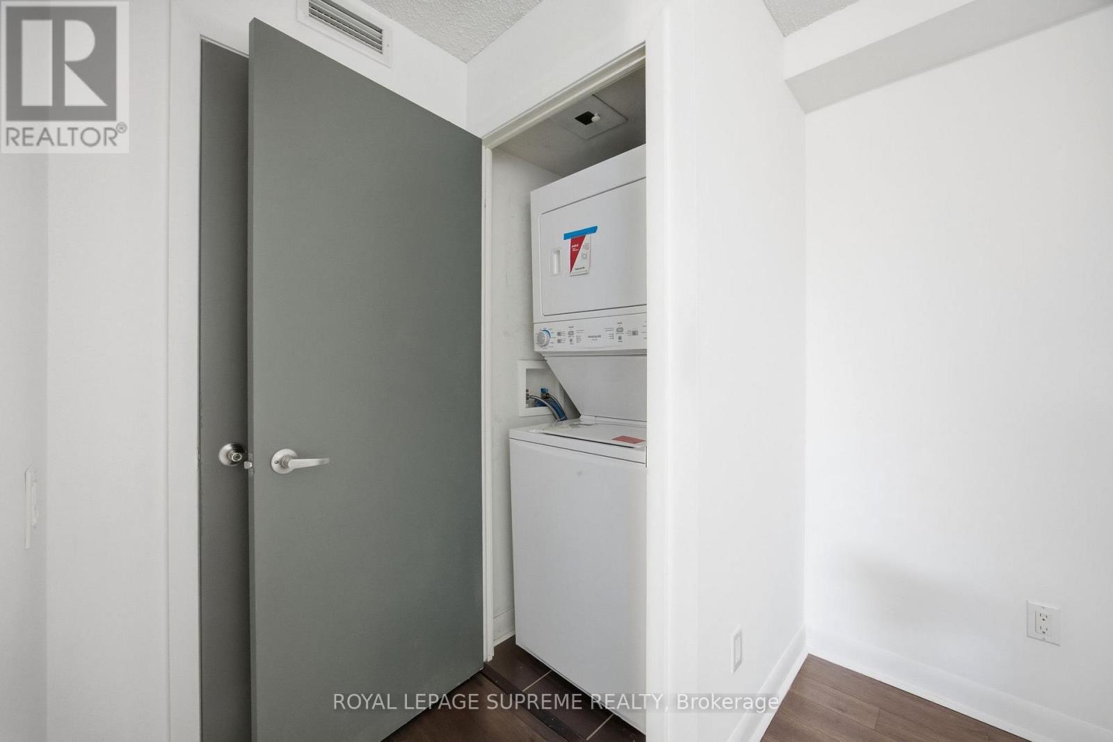 












358 - 525 WILSON AVENUE

,
Toronto,




Ontario
M3H0A7

