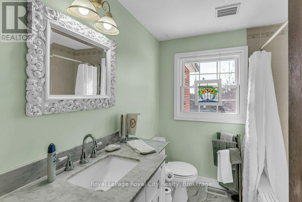 












5502 FIFTH LINE

,
Guelph/Eramosa,




Ontario
N0B2K0

