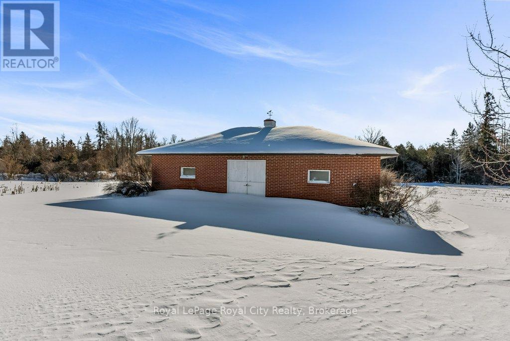 












5502 FIFTH LINE

,
Guelph/Eramosa,




Ontario
N0B2K0

