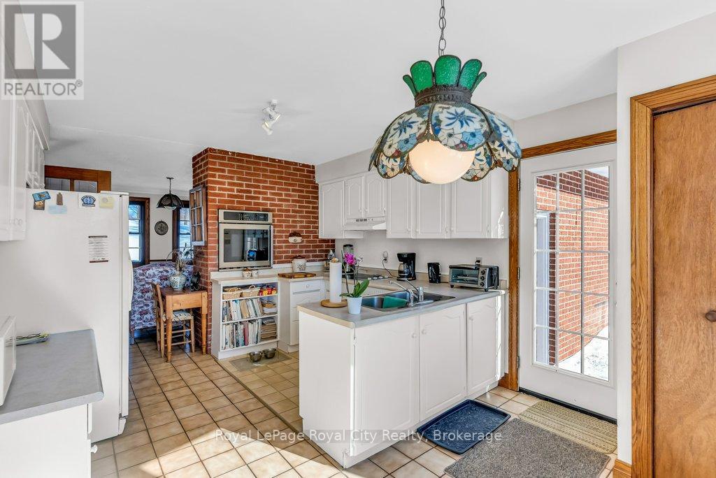 












5502 FIFTH LINE

,
Guelph/Eramosa,




Ontario
N0B2K0

