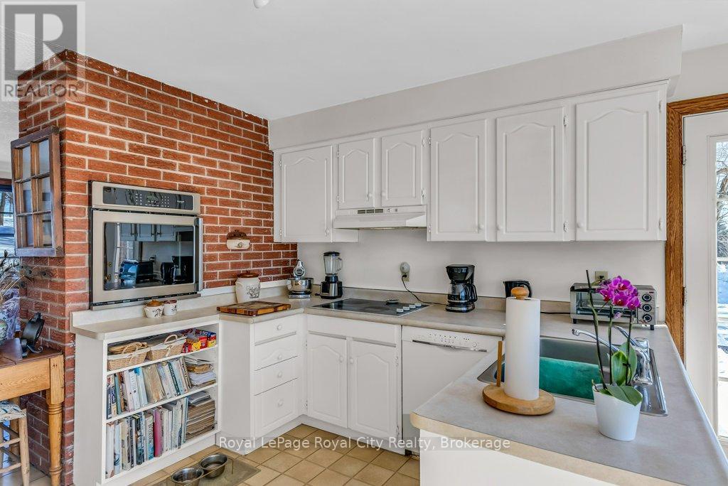 












5502 FIFTH LINE

,
Guelph/Eramosa,




Ontario
N0B2K0

