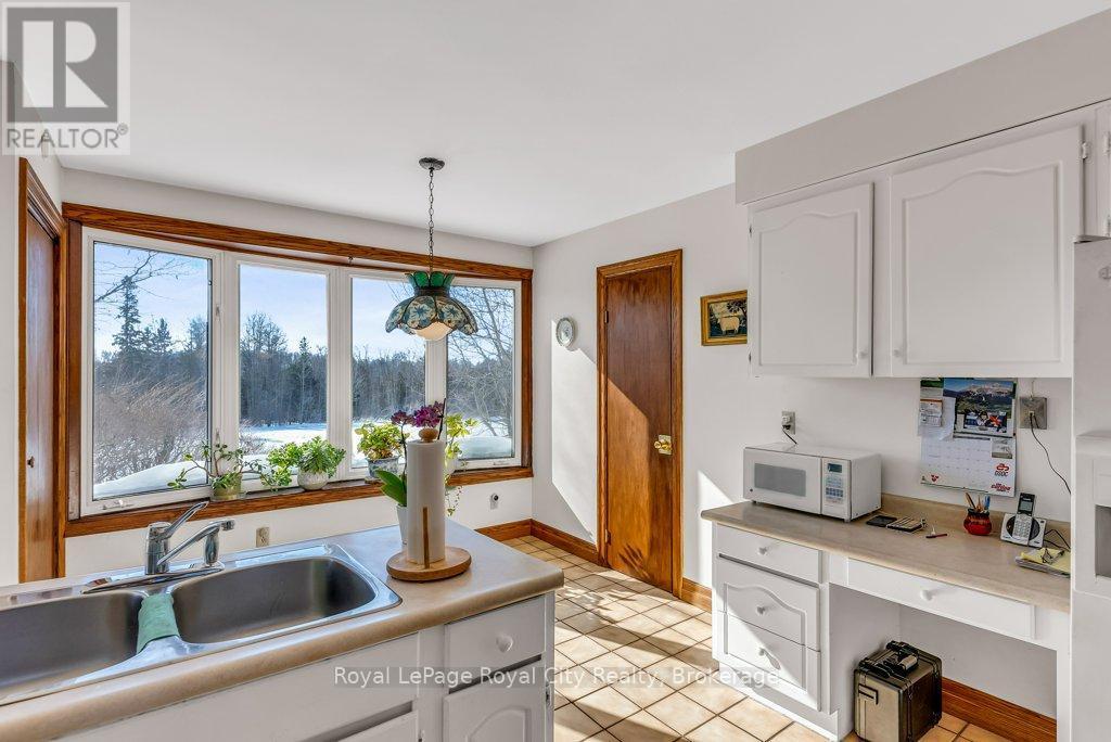 












5502 FIFTH LINE

,
Guelph/Eramosa,




Ontario
N0B2K0

