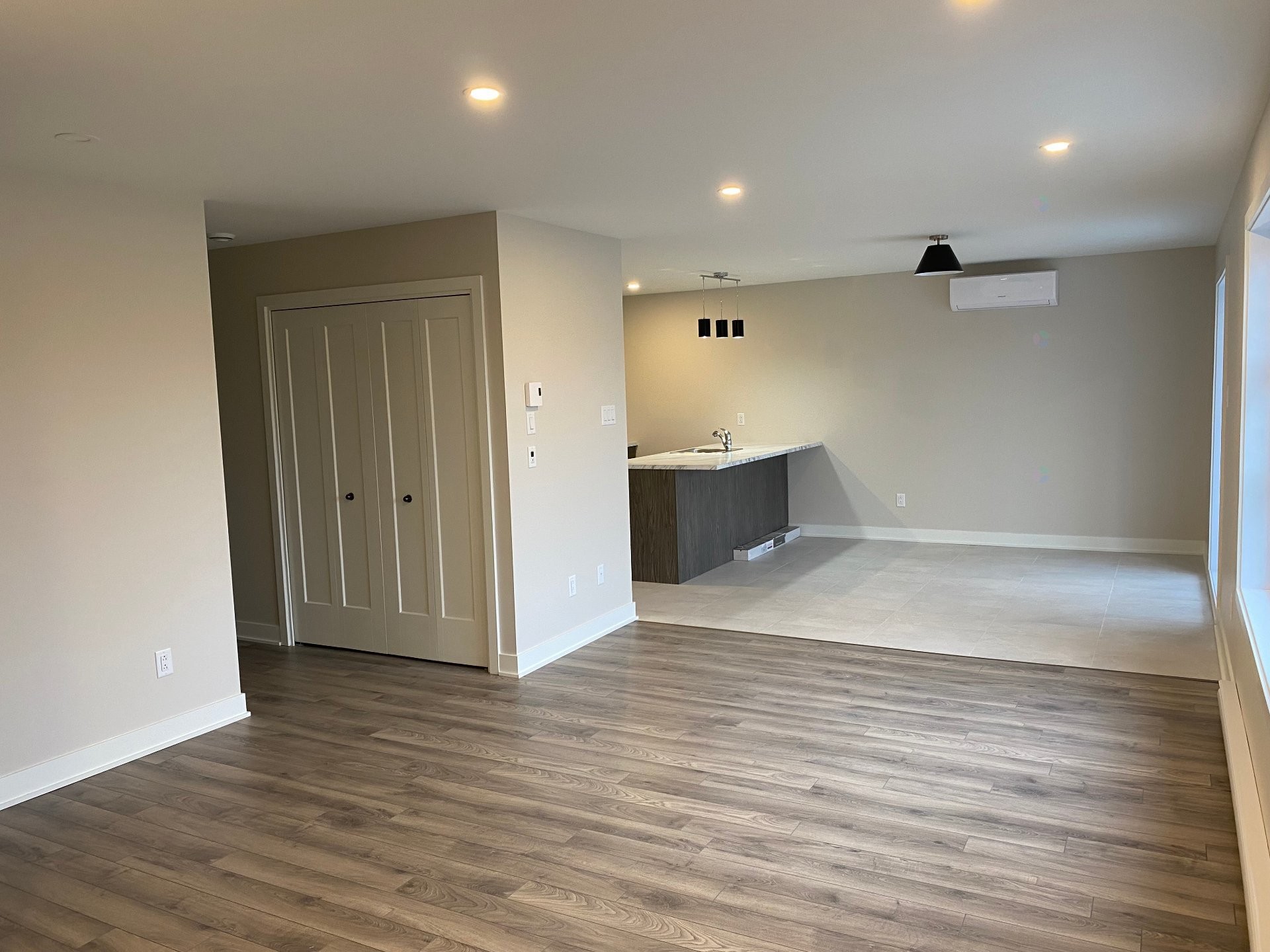 









520


Rue St-Armand

,
Beauharnois,




QC
J6N1S2

