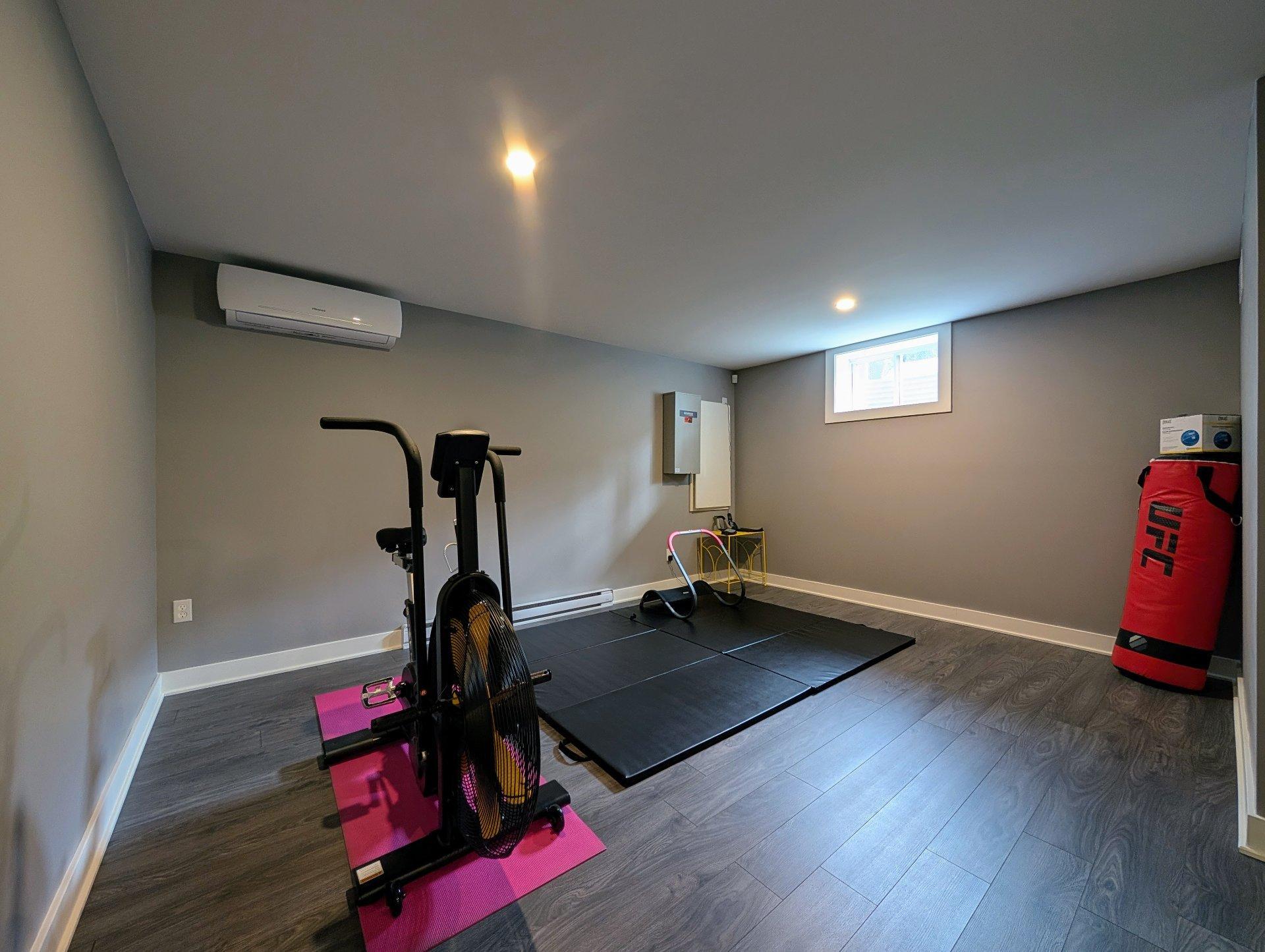 









10536


Rue Thomas-Paine

,
Montréal (Rivière-des-Prairies/Pointe-aux-Trembles),




QC
H1C2G6

