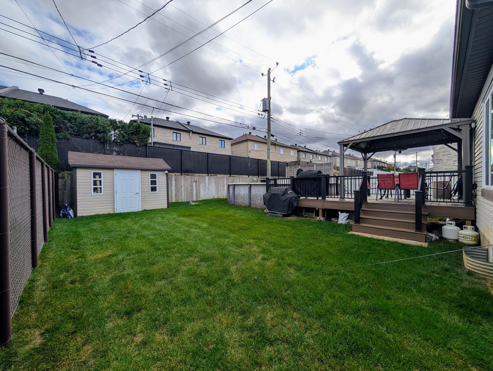 









10536


Rue Thomas-Paine

,
Montréal (Rivière-des-Prairies/Pointe-aux-Trembles),




QC
H1C2G6

