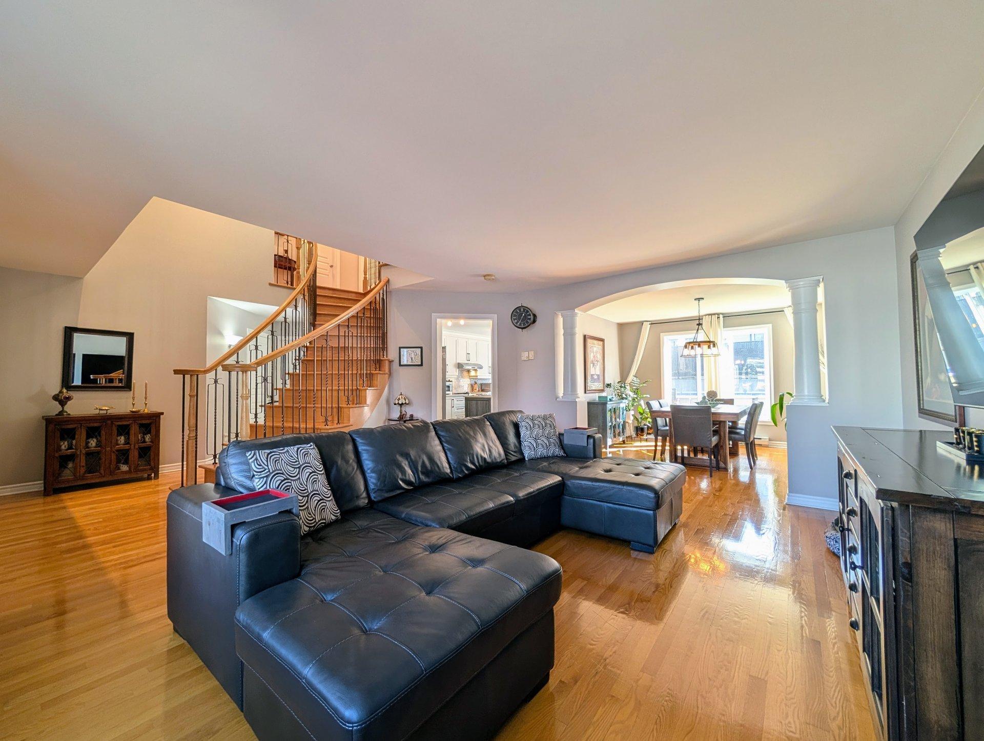 









10536


Rue Thomas-Paine

,
Montréal (Rivière-des-Prairies/Pointe-aux-Trembles),




QC
H1C2G6

