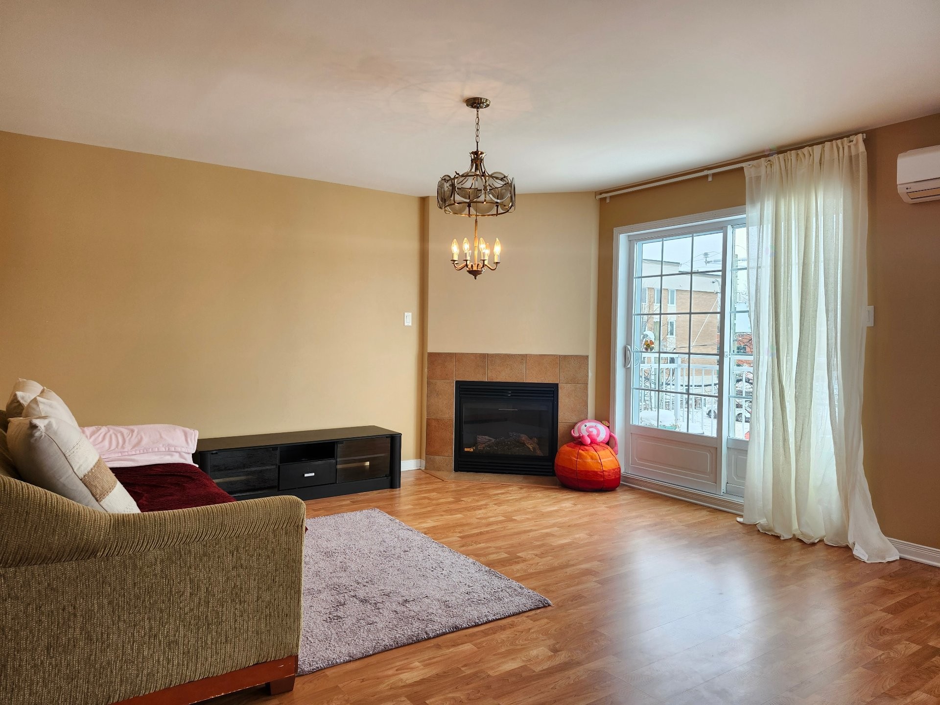 









2308


Rue Racine

, 304,
Longueuil (Saint-Hubert),




QC
J3G0A6

