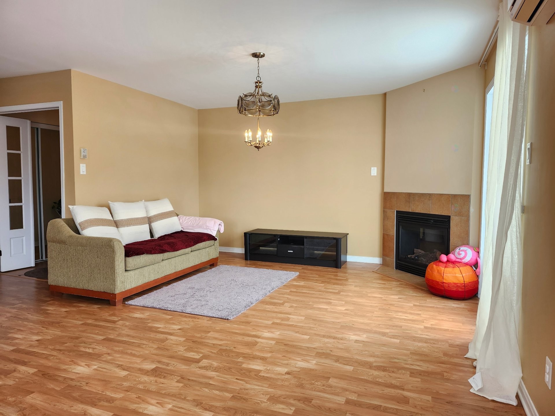 









2308


Rue Racine

, 304,
Longueuil (Saint-Hubert),




QC
J3G0A6

