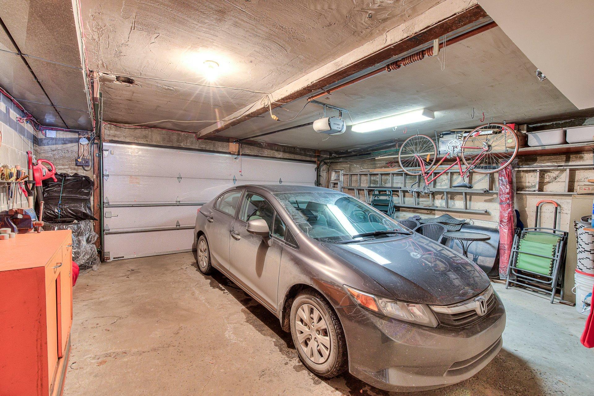 









412

 - 414


66e Avenue

,
Laval (Chomedey),




QC
H7V2L1

