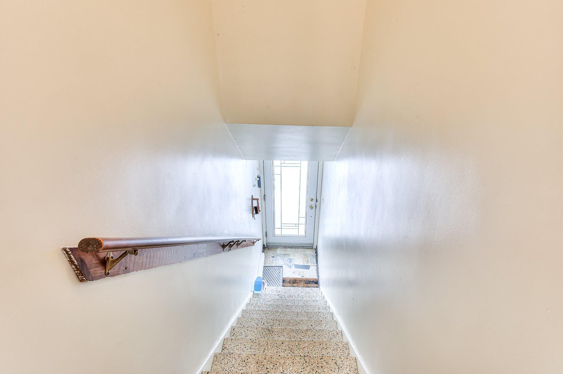 









412

 - 414


66e Avenue

,
Laval (Chomedey),




QC
H7V2L1

