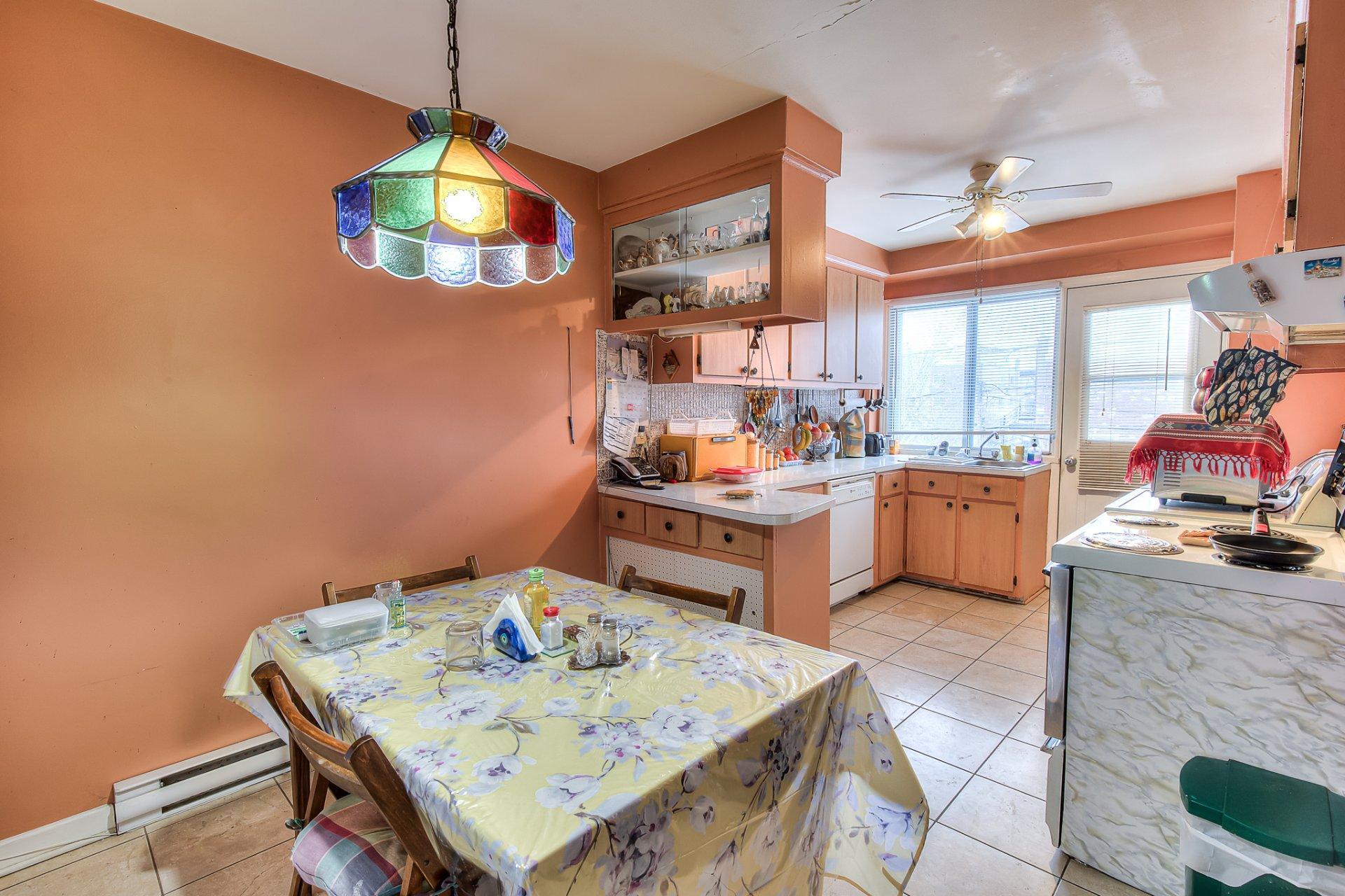 









412

 - 414


66e Avenue

,
Laval (Chomedey),




QC
H7V2L1

