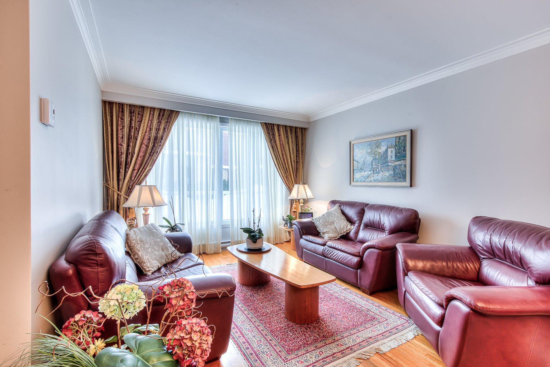 









412

 - 414


66e Avenue

,
Laval (Chomedey),




QC
H7V2L1

