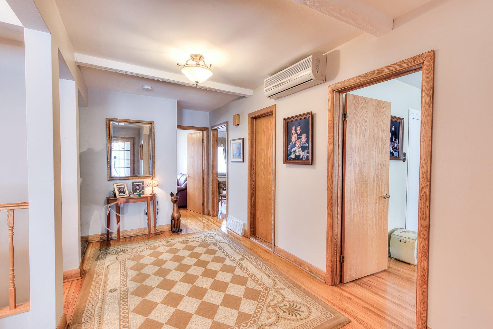 









412

 - 414


66e Avenue

,
Laval (Chomedey),




QC
H7V2L1

